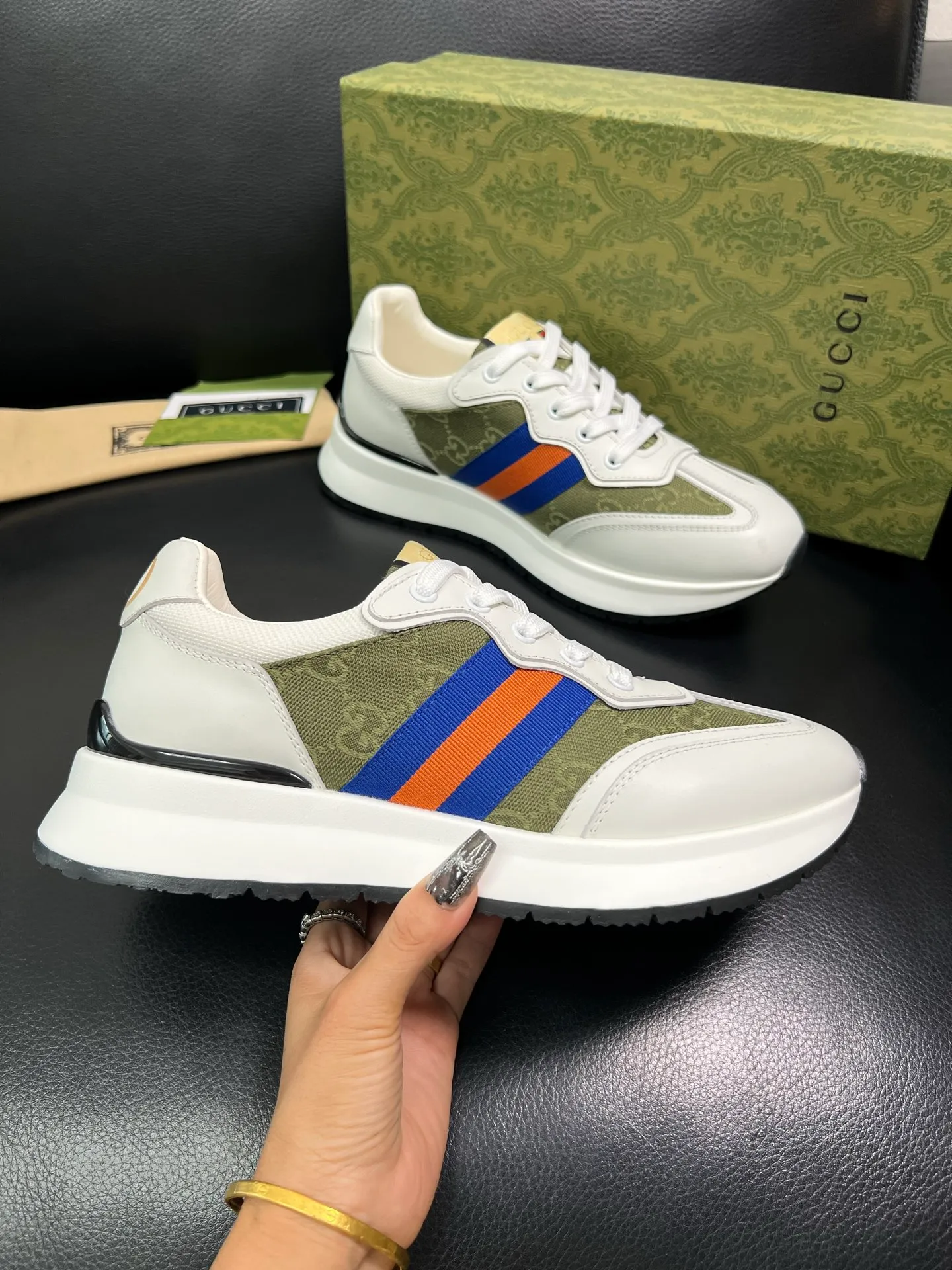 Men's shoes 💰800 Gucci top purchasing Gucci counter new model, original factory configuration of imported cowhide from Italy with printed cloth fabric, imported cowhide lining, breathable and comfortable, sole: original factory special sole is super comfortable, original factory and single goods are high quality, welcome to compare, code number 38-44 (customized 45 46) 85865